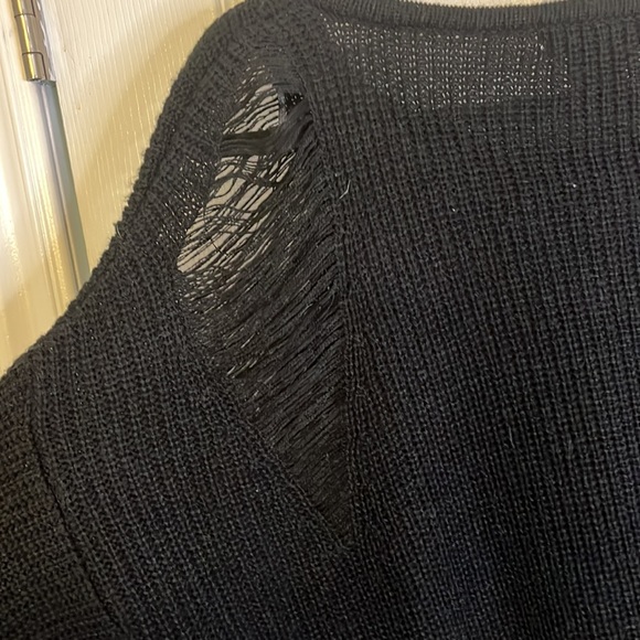 Black distressed women’s sweater - Picture 4 of 5